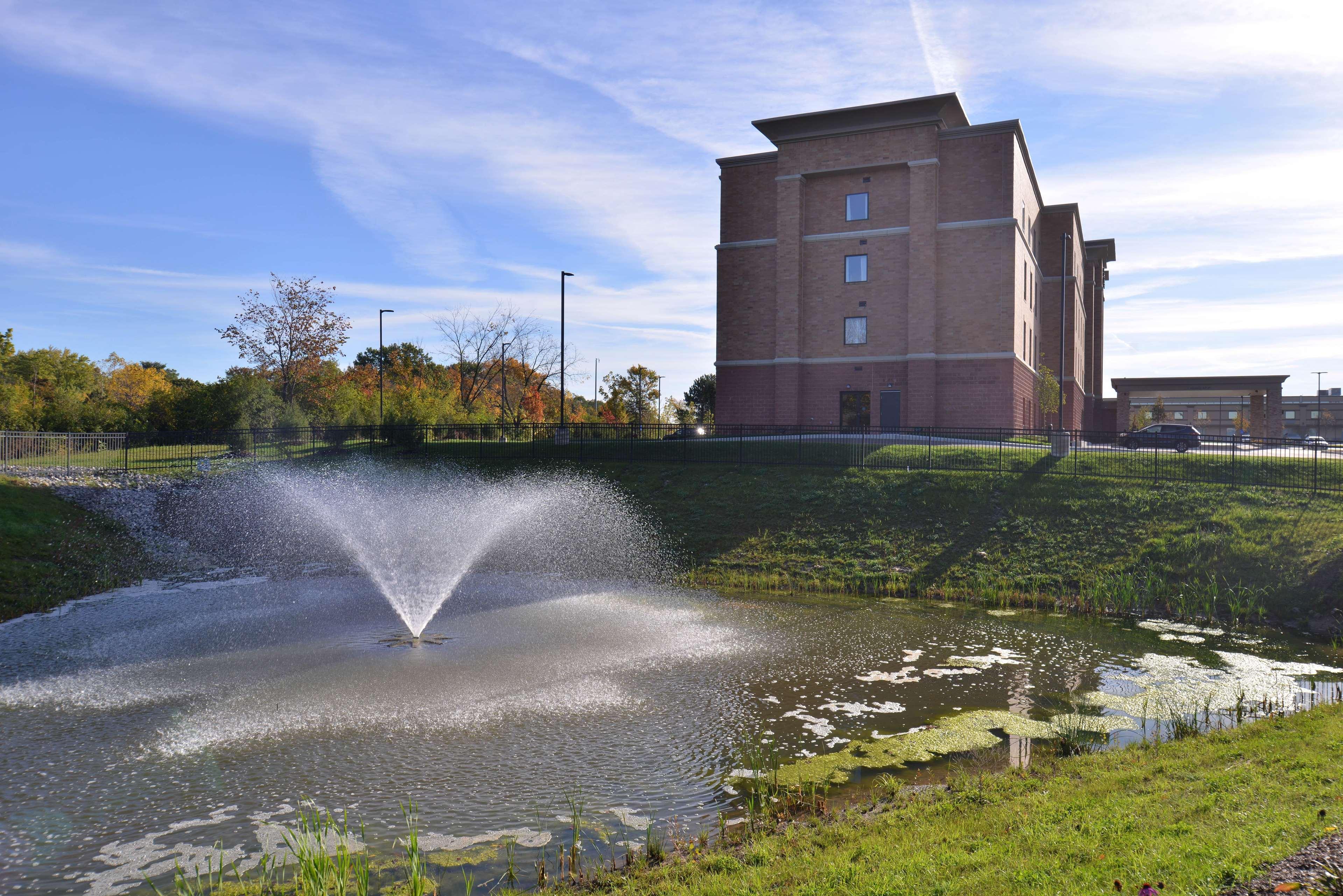 Hampton Inn & Suites Ann Arbor West Exterior photo