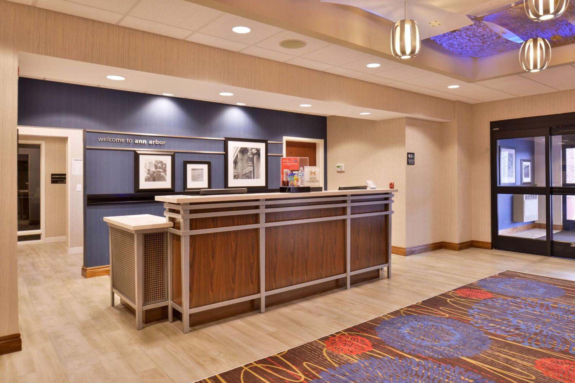Hampton Inn & Suites Ann Arbor West Exterior photo